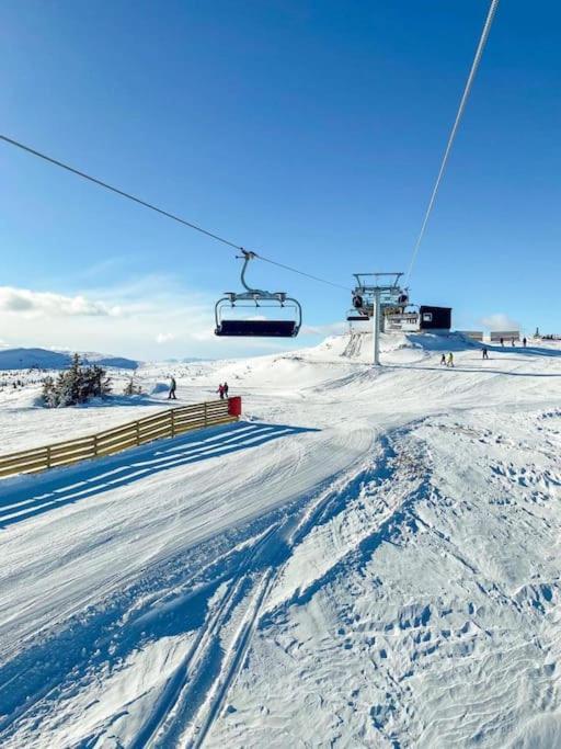 Golsfjellet Bualie: Mountain Resort with Cycling, Fishing, and Ski-In/Ski-Out Access Exterior photo